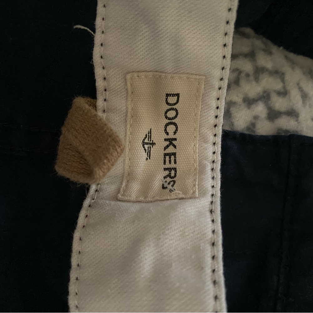 Men’s Dockers cargo shorts. W36, Navy - Picture 2 of 4